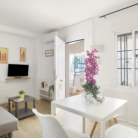 Mayo B Apartment