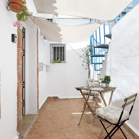 Mayo B Apartment